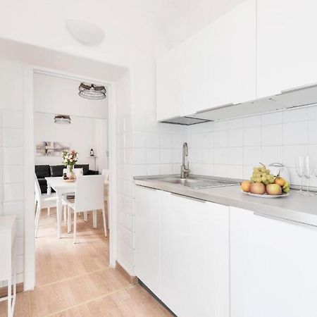 Apartment By The Colosseum - White Chic Flats Roma Dış mekan fotoğraf
