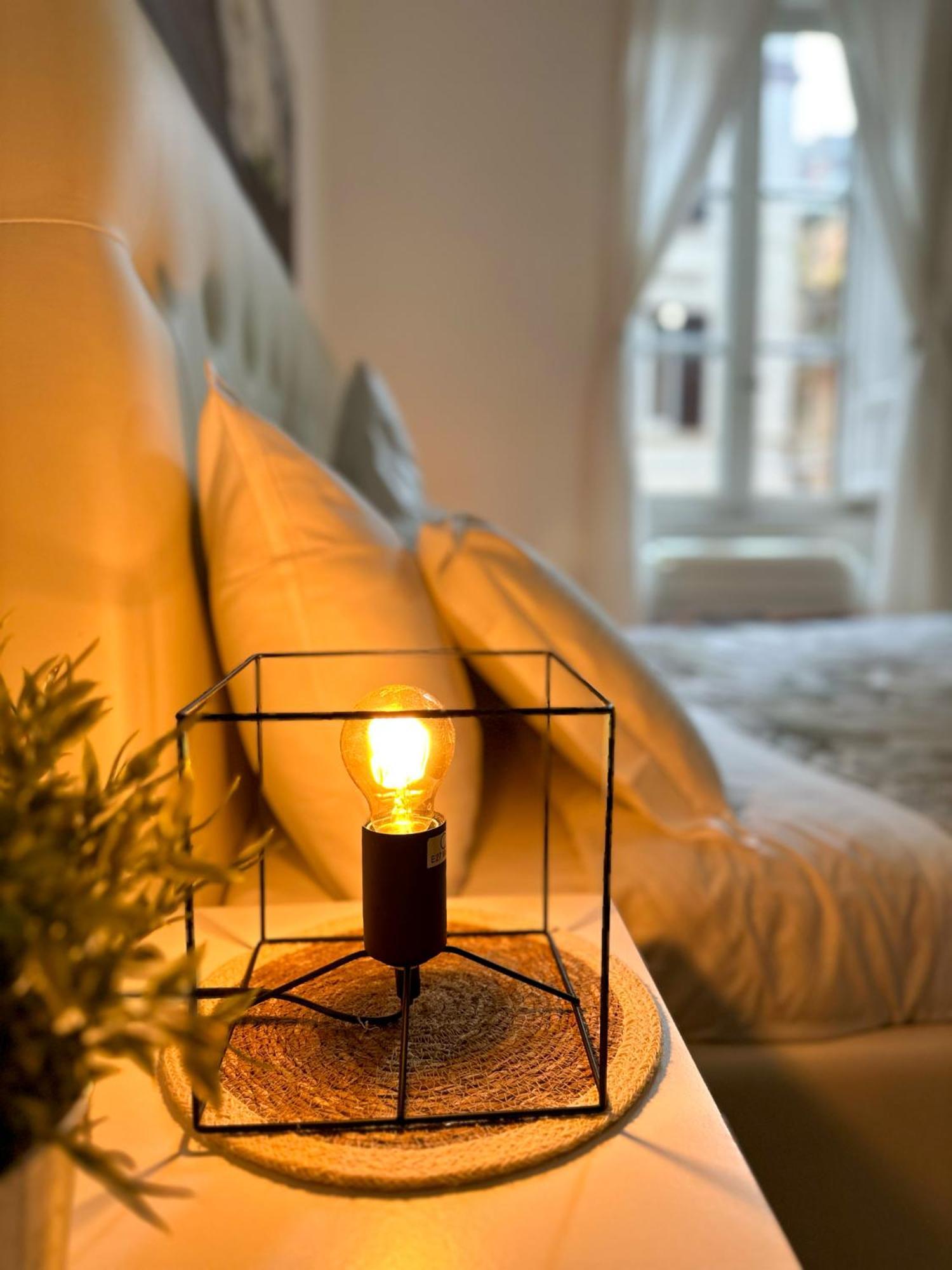 Apartment By The Colosseum - White Chic Flats Roma Dış mekan fotoğraf